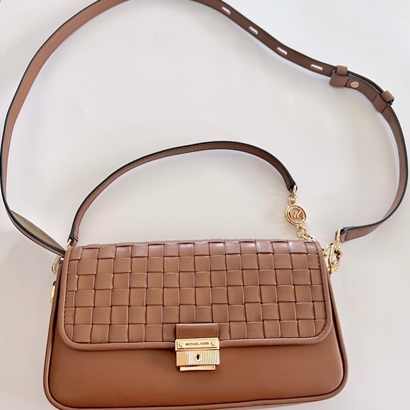 New MICHAEL KORS Bradshaw Small Woven Shoulder handBag Brown, purse, bag - Picture 5 of 13